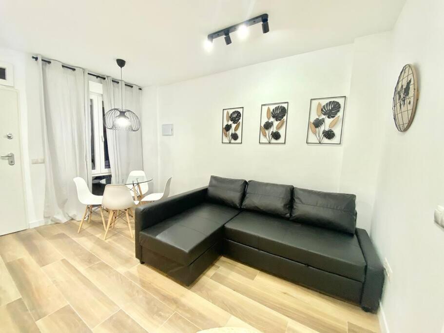 Madrid Rio Amparo Usera ภายนอก รูปภาพ