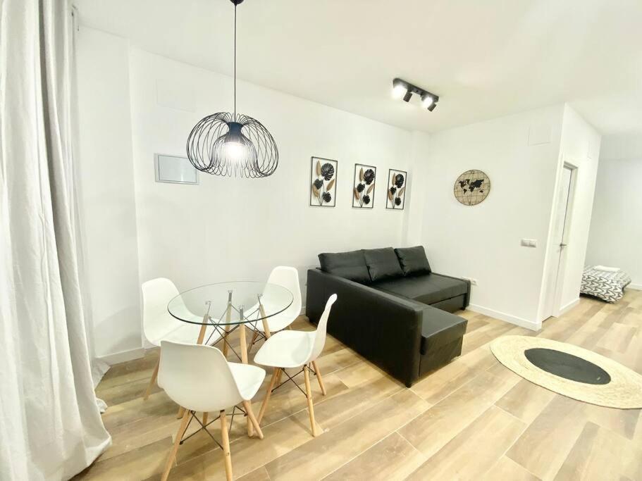 Madrid Rio Amparo Usera ภายนอก รูปภาพ