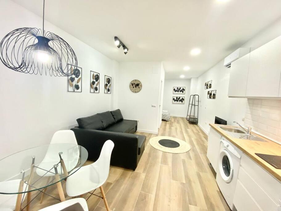 Madrid Rio Amparo Usera ภายนอก รูปภาพ